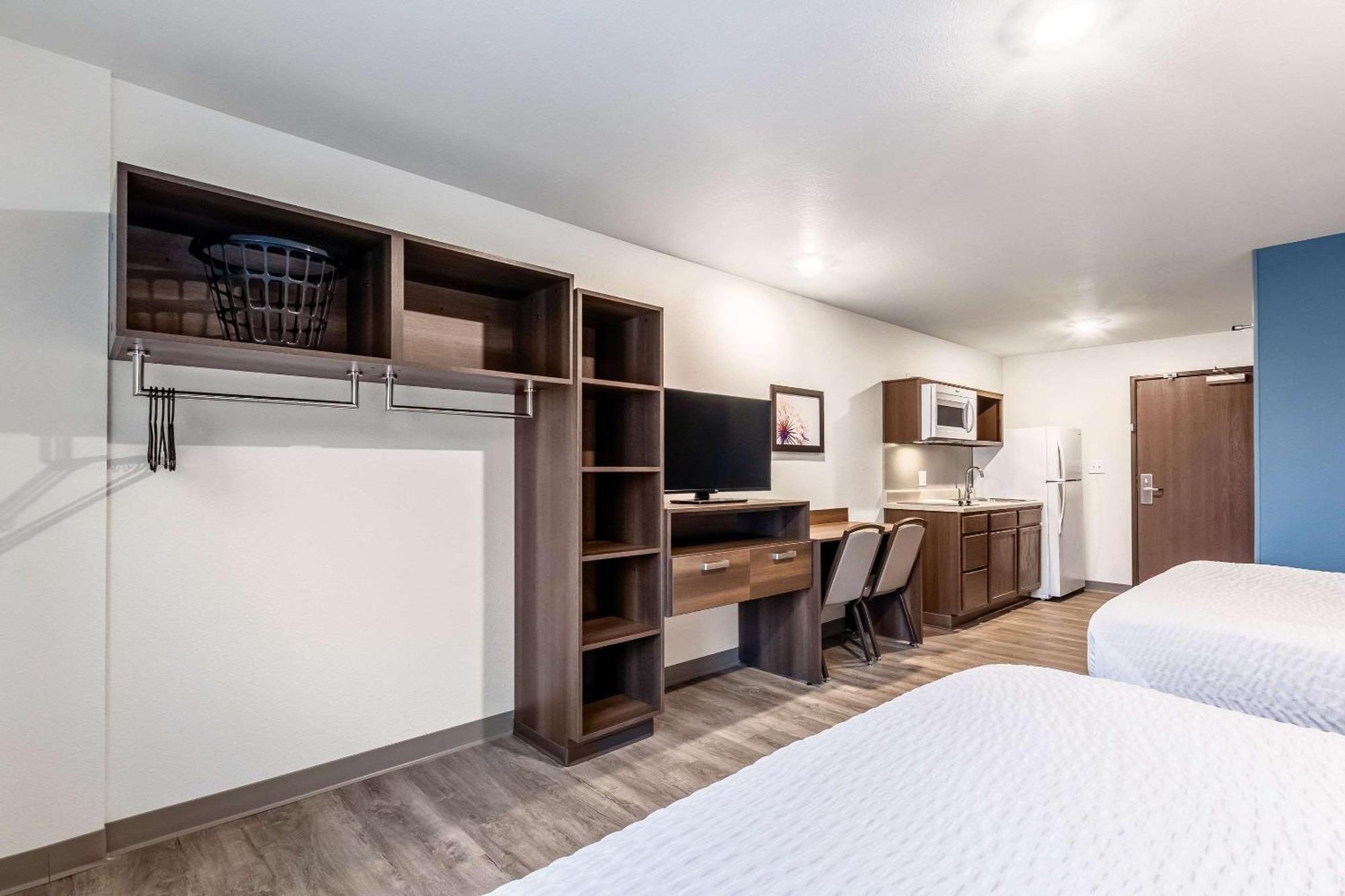 Woodspring Suites Indianapolis Castleton Room photo