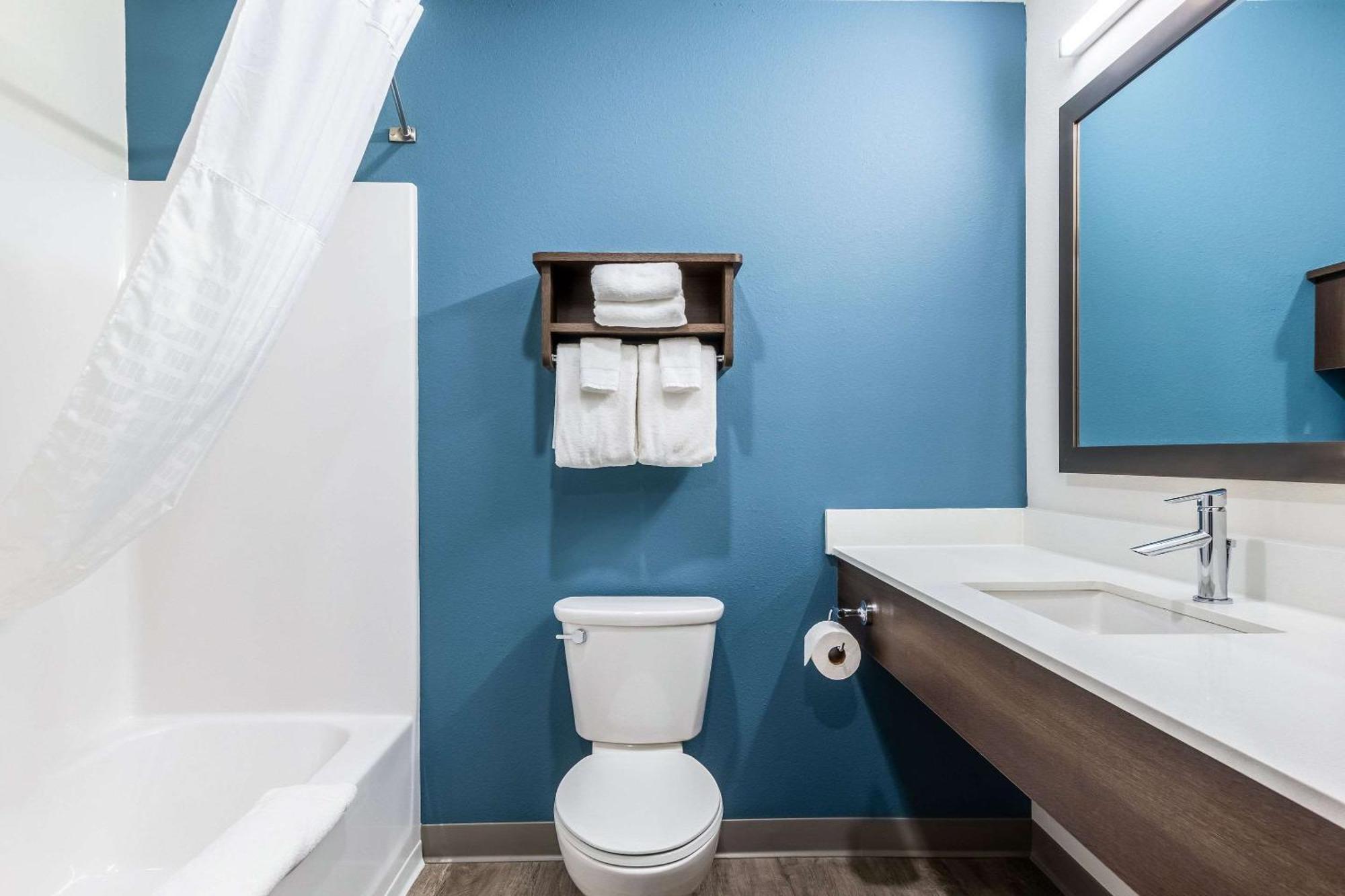 Woodspring Suites Indianapolis Castleton Room photo
